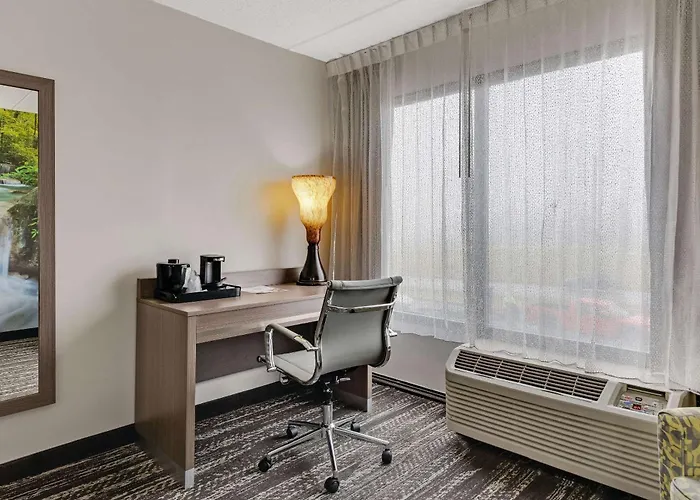 Beach Hotels Clarion Pointe Near Erie Casino
